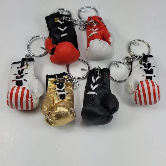 Set of 6 Ringside Boxing Glove Keychain Rings. - Picture 4 of 4